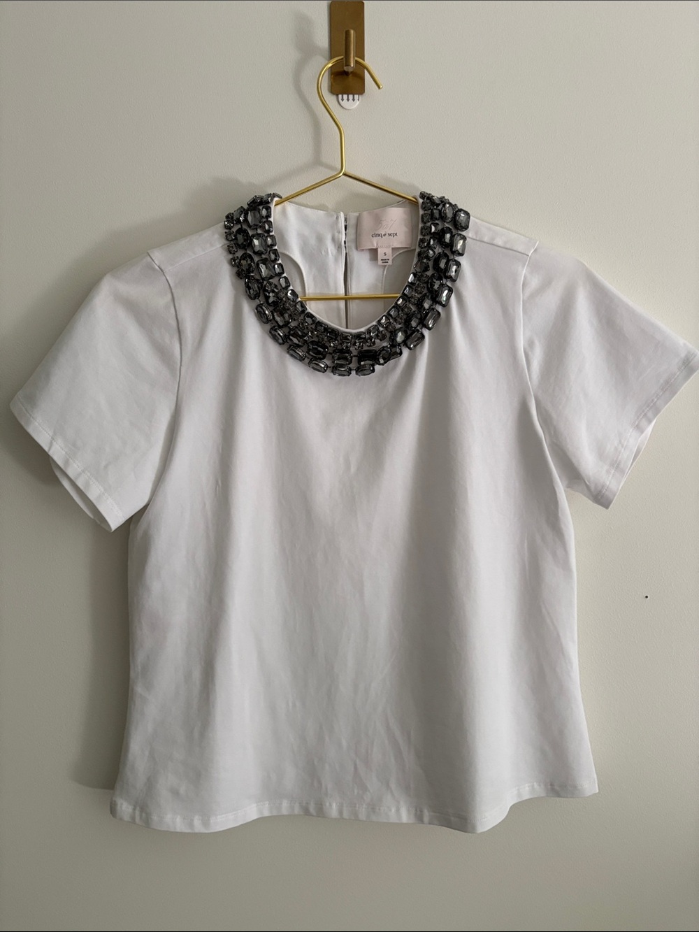 Cinq a Sept Chunky Necklace Shrunken Tee in White with Grey Rhinestones Size S